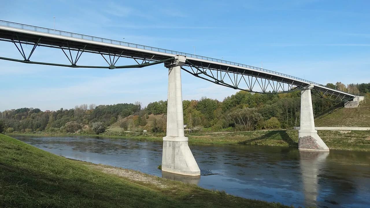 Baltosios rožės tiltas per Nemuną Alytuje
